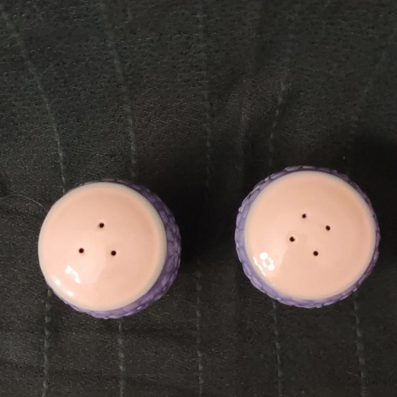 Pfaltzgraff Summer Breeze Salt and Pepper Shakers - Picture 3 of 3